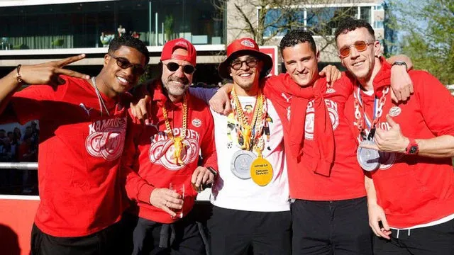 PSV wil uitwedstrijd tegen Ajax serieus nemen, maar Ibiza-trip schuurt